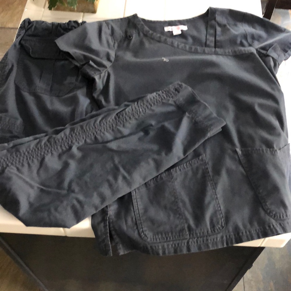KOI SCRUBS